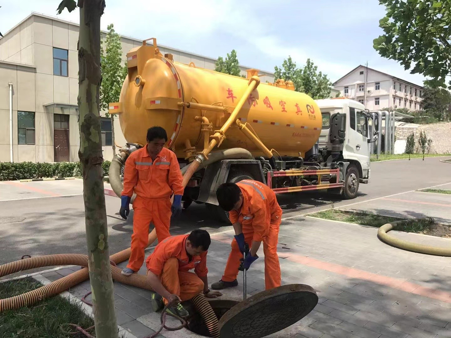 辉南化粪池清理与5-8吨吸粪车施工效率分析